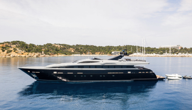 Mado charter yacht